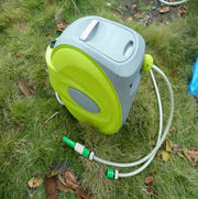 Retractable hose reel