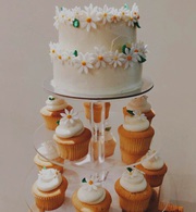 Daisy Wedding Maxi Cake and Cupcakes Melbourne